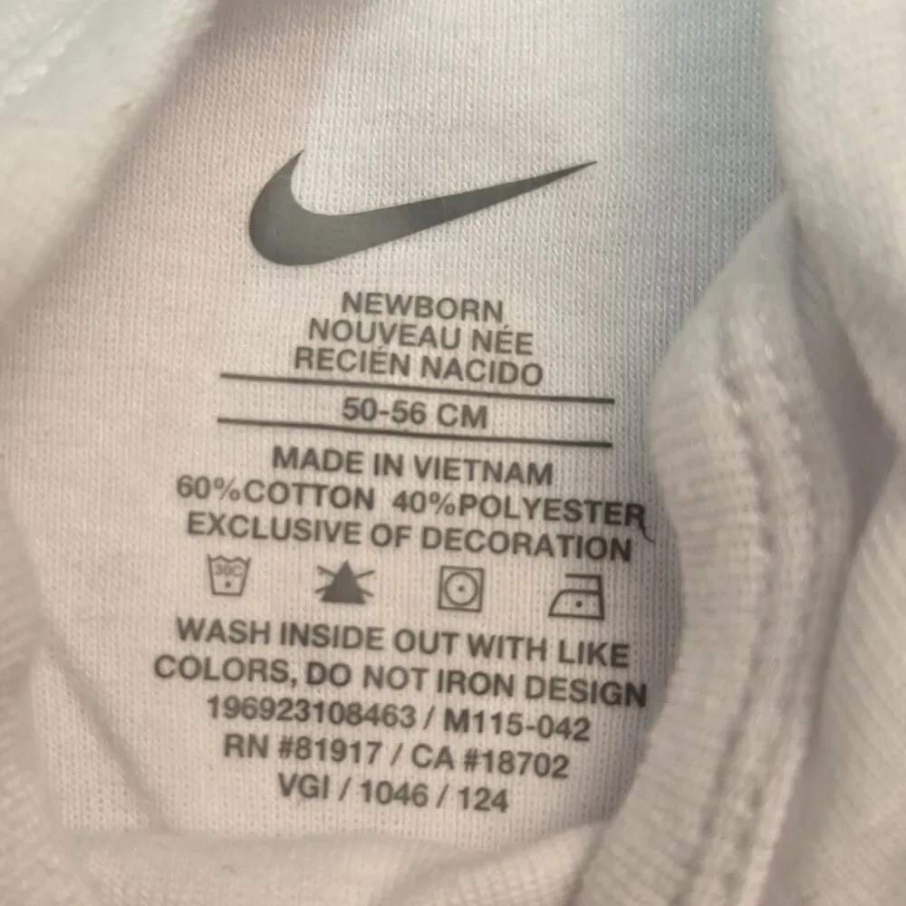 Nike Baby Bodysuit Lot 8pc Newborn Swoosh One-Piece Short Sleeve Bundle - Picture 6 of 6